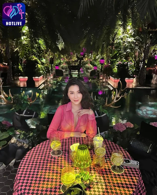 Quynh-Thu-hotlive