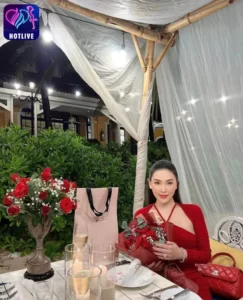 Read more about the article Hành Trình Nghệ Thuật Đầy Nhiệt Huyết của Diễn Viên, Người Mẫu Quỳnh Thư: Nguyên Nhân HotLive Mod và HotLive Mod APK Trở Thành Điểm Nhấn. famous model and actress 2023